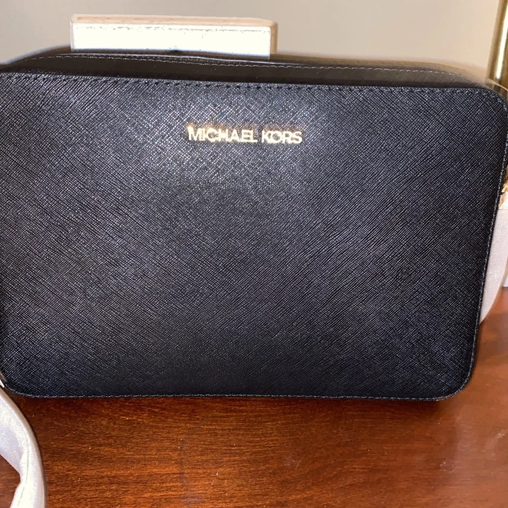 Michael Kors Jet Set Saffiano Leather Crossbody Bag in Black w Gold Hardware NWT